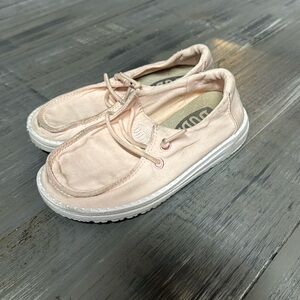 Girls Hey Dude Shoe. Size 10